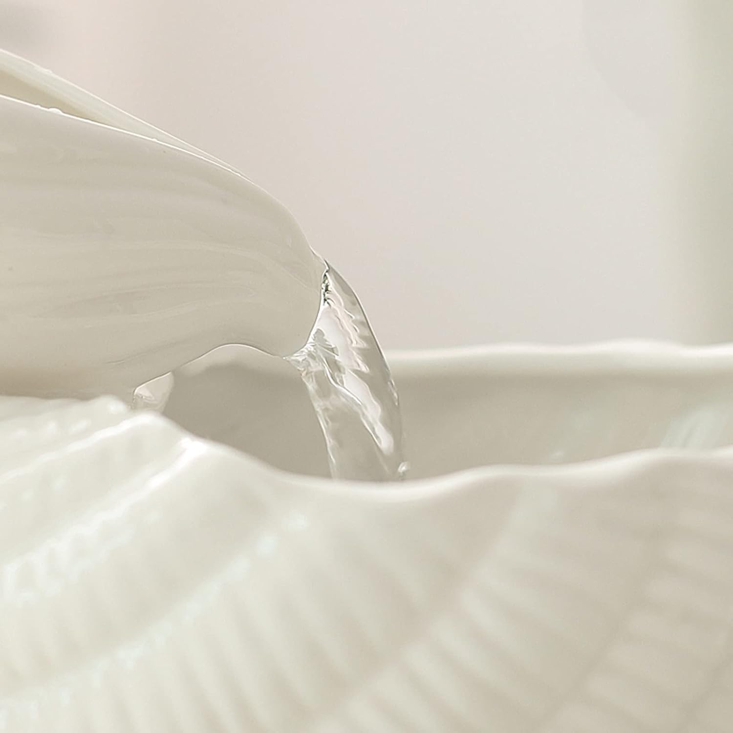 HEXEH Tabletop Fountain with Conch Design for Relaxation and Decor