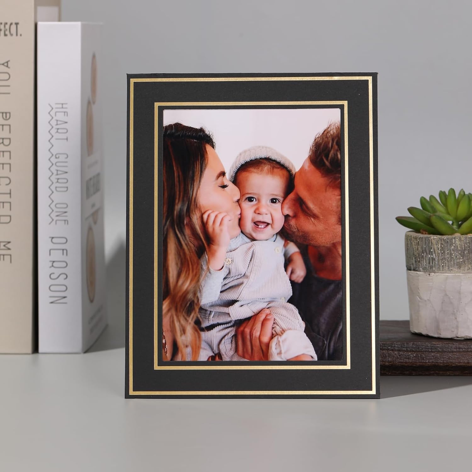 100Pack Black Paper Frames with Gold Trim and Easel