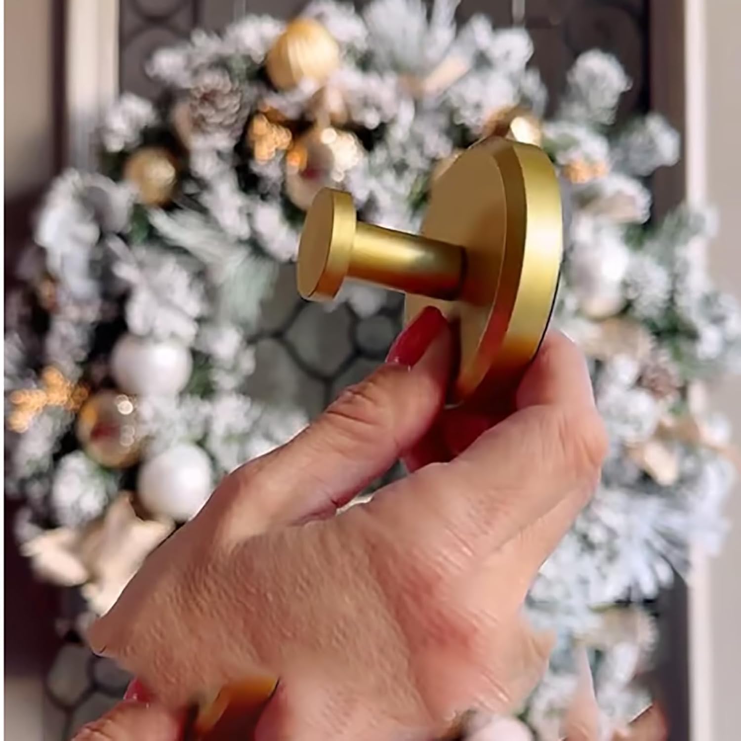 Heavy Duty Suction Cup Wreath Hanger 15 Lbs for Glass Door