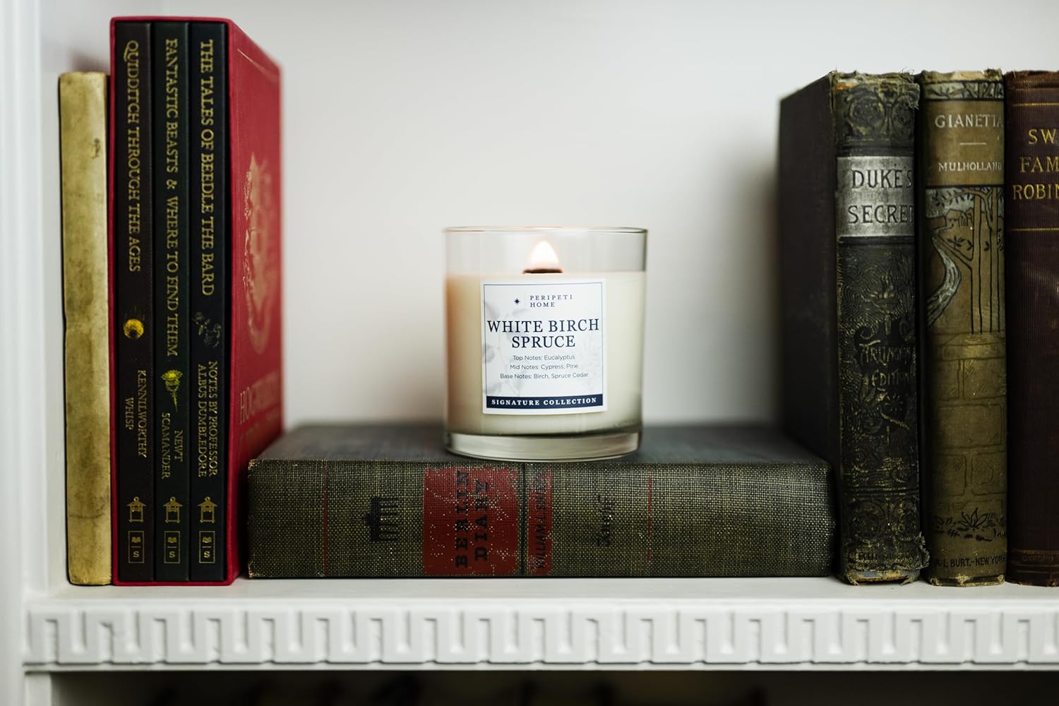 PERIPETI Home White Birch Spruce Scented Candle
